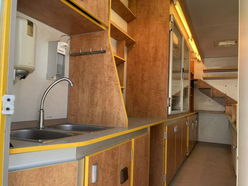Renault Master Autosklep wędlin sklep bar Gastronomiczny Food Truck Foodtruck Borco09