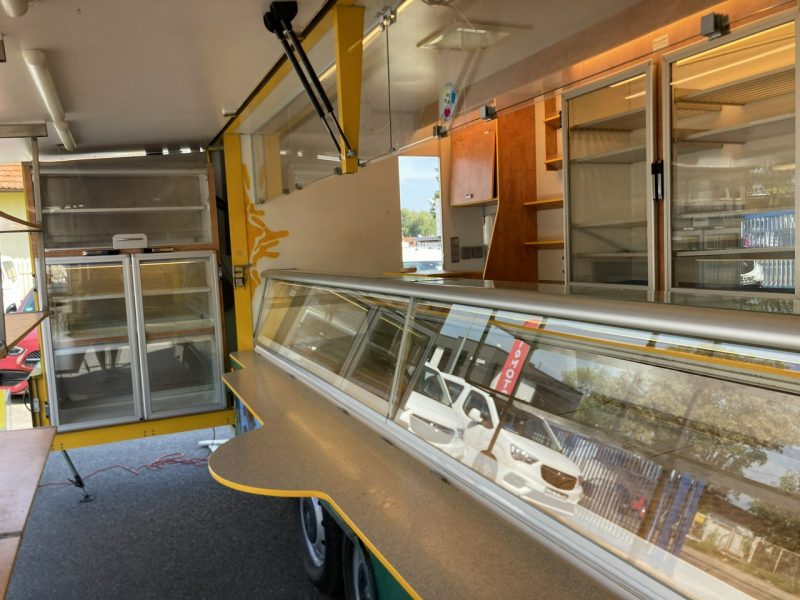Renault Master Autosklep wędlin sklep bar Gastronomiczny Food Truck Foodtruck Borco09