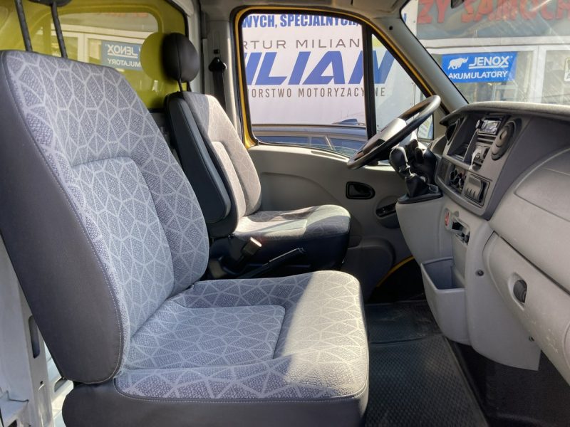 Renault Master Autosklep wędlin sklep bar Gastronomiczny Food Truck Foodtruck Borco09