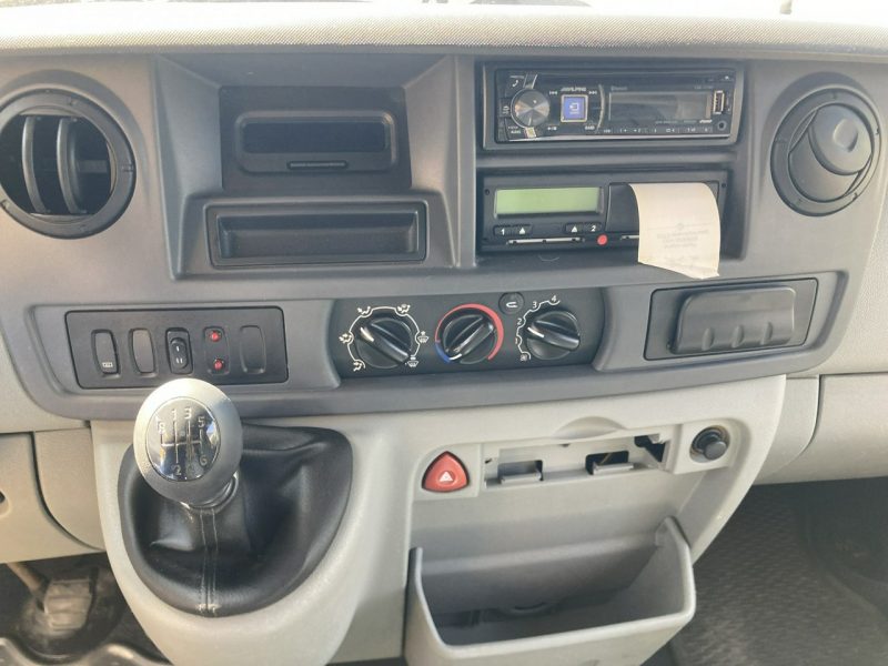 Renault Master Autosklep wędlin sklep bar Gastronomiczny Food Truck Foodtruck Borco09