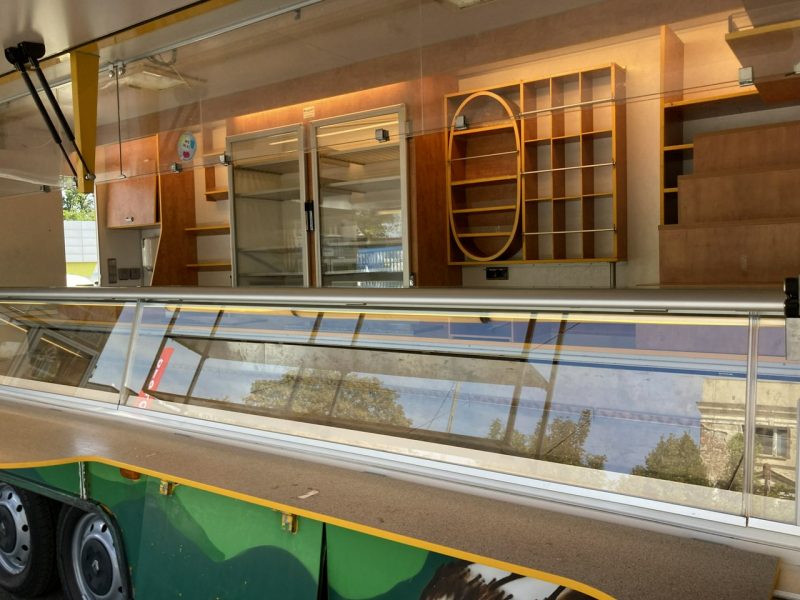 Renault Master Autosklep wędlin sklep bar Gastronomiczny Food Truck Foodtruck Borco09