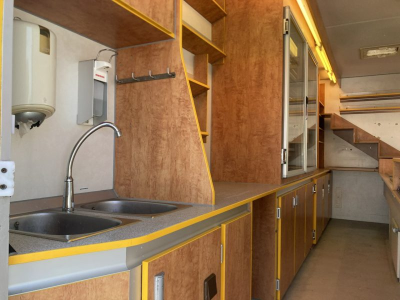 Renault Master Autosklep wędlin sklep bar Gastronomiczny Food Truck Foodtruck Borco09