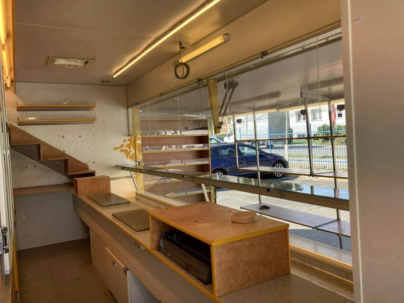 Renault Master Autosklep wędlin sklep bar Gastronomiczny Food Truck Foodtruck Borco09