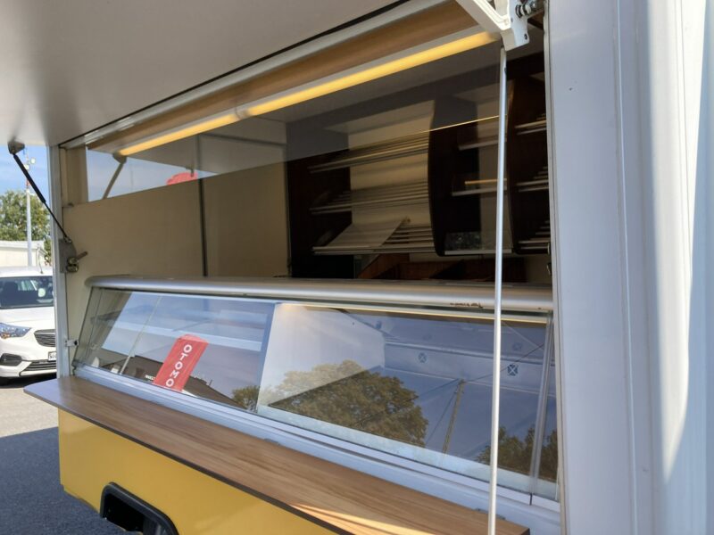 Renault Master Autosklep pieczyw Gastronomiczny Food Truck Foodtruck sklep Borco 2013