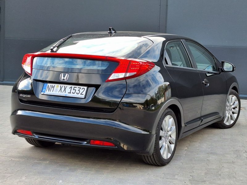 Honda Civic *1.8i*BARDZO ŁADNA*czarna*KLiMATRONiK*Kamera* IX (2011-)