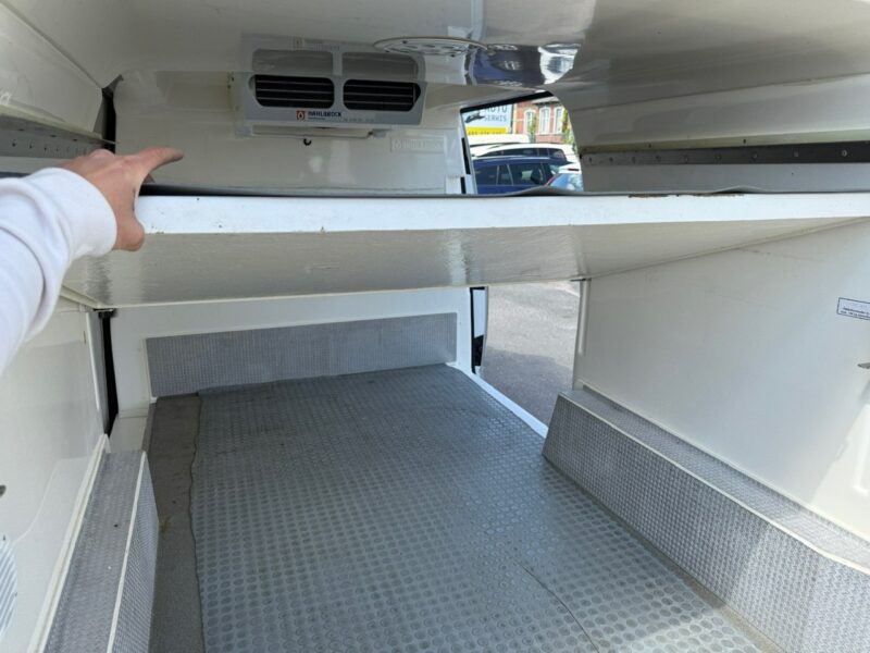 Volkswagen Transporter Transporter T5 LIFT 2.0-180 KM, DSG7 Chłodnia Konvekta Model 2012