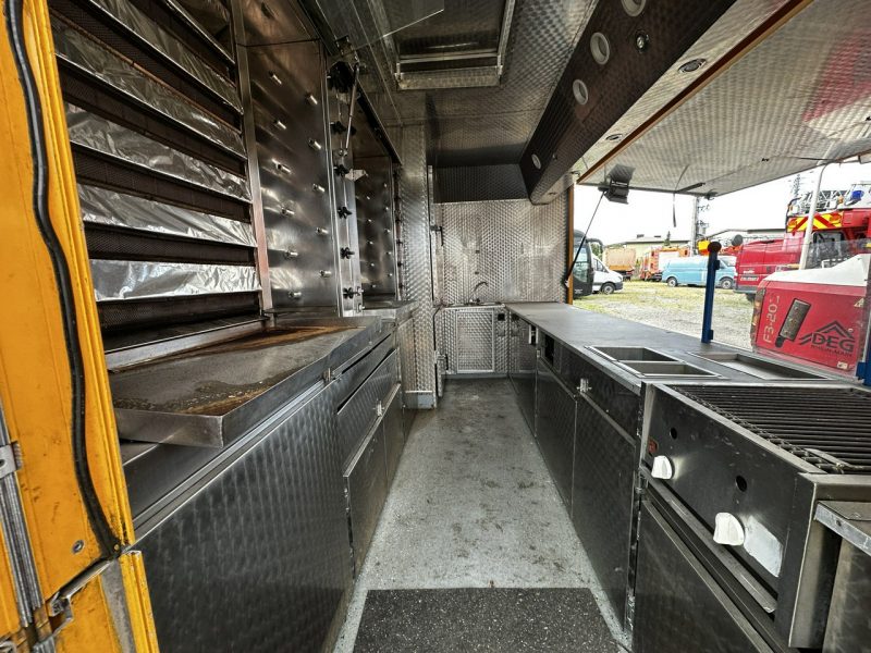 Fiat Ducato Autosklep Autogrill Gastronomiczny Food Truck Foodtruck sklep bar2011