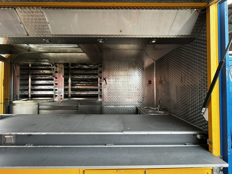 Fiat Ducato Autosklep Autogrill Gastronomiczny Food Truck Foodtruck sklep bar2011