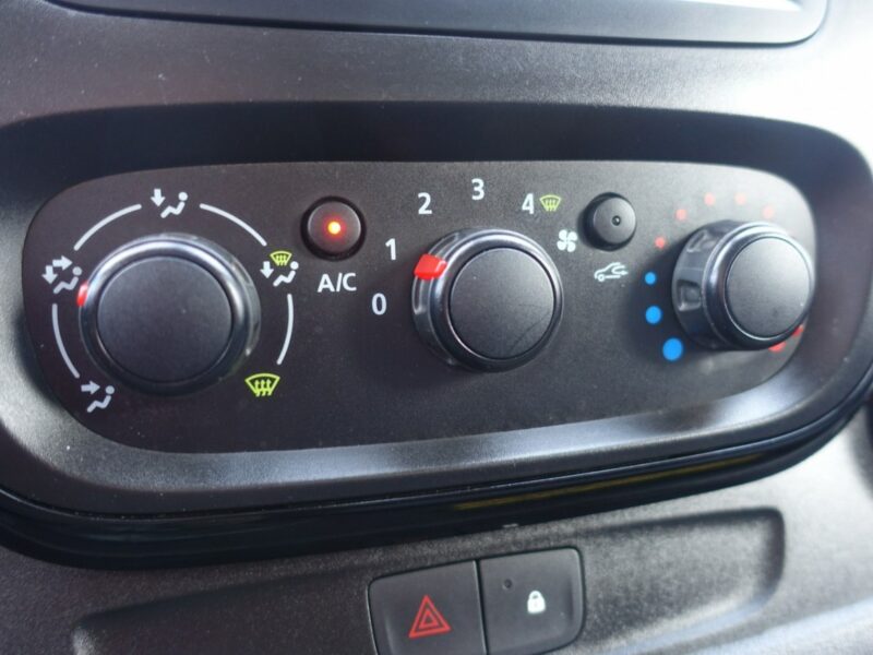 Opel Vivaro Fv 23%*L2H1 Long - 2x boczne drzwi *BiTurbo 1.6DCI 145KM* 42 500 netto