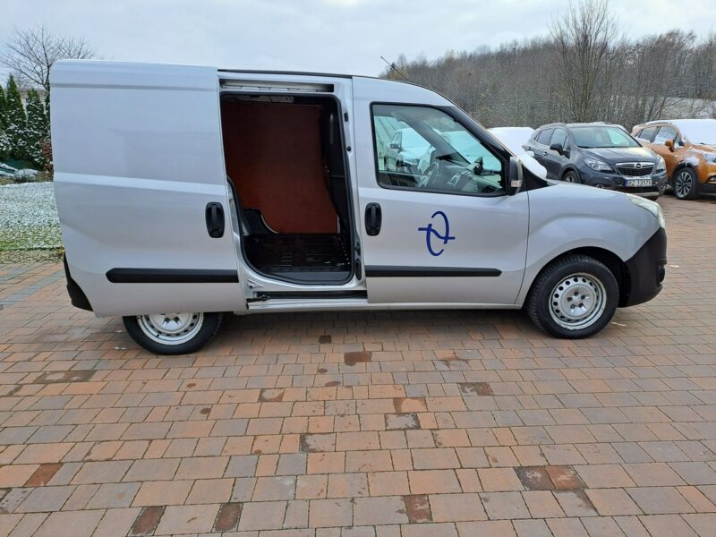 Opel Combo Bezwypadkowy z fakturą vat 23%