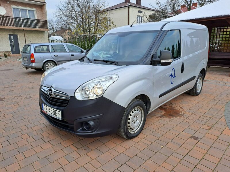 Opel Combo Bezwypadkowy z fakturą vat 23%