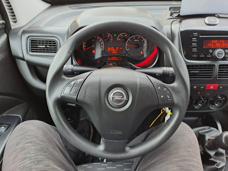 Opel Combo Bezwypadkowy z fakturą vat 23%