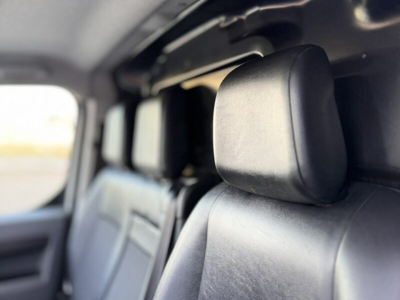 Opel Vivaro 2.0Cdti 122Ps,Long,Nowe opony,Vat-1