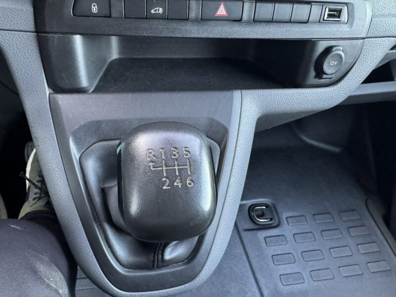 Opel Vivaro 2.0Cdti 122Ps,Long,Nowe opony,Vat-1