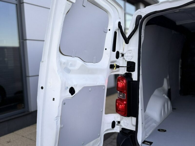 Opel Vivaro 2.0Cdti 122Ps,Long,Nowe opony,Vat-1