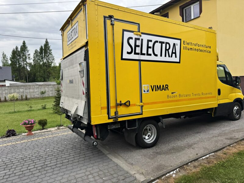 Iveco Daily 35C16 Kontener 4,2m Winda Klimatronik Euro 6B