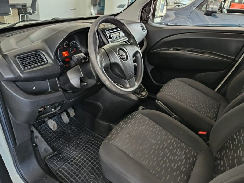 Opel Combo 1.3 90KM, serwisowany, bardzo dobry stan, vat23%