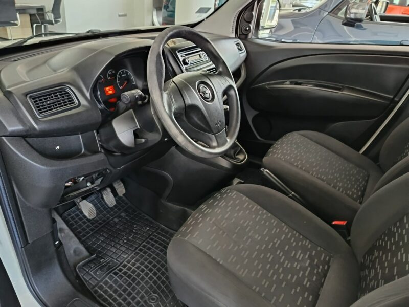 Opel Combo 1.3 90KM, serwisowany, bardzo dobry stan, vat23%