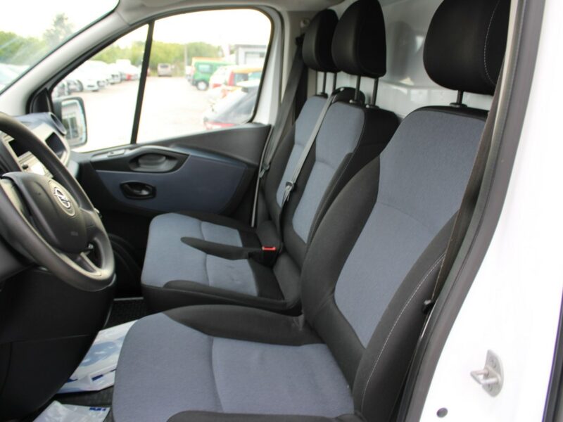 Opel Vivaro L1H1 F-VAT Gwarancja 120HP