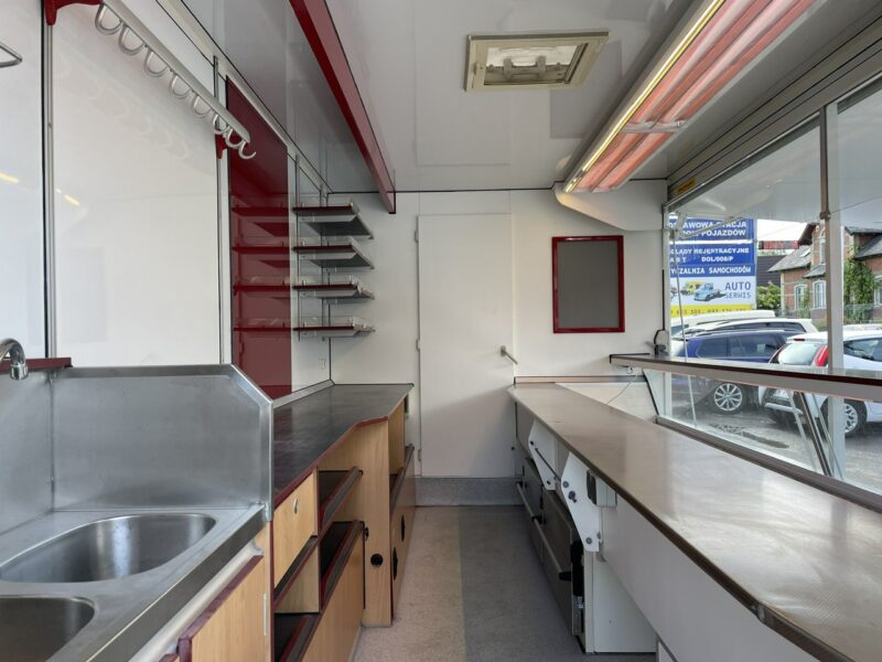 Peugeot Boxer Autosklep wędlin Gastronomiczna food truck foodtruck W-zasil DMC 3500