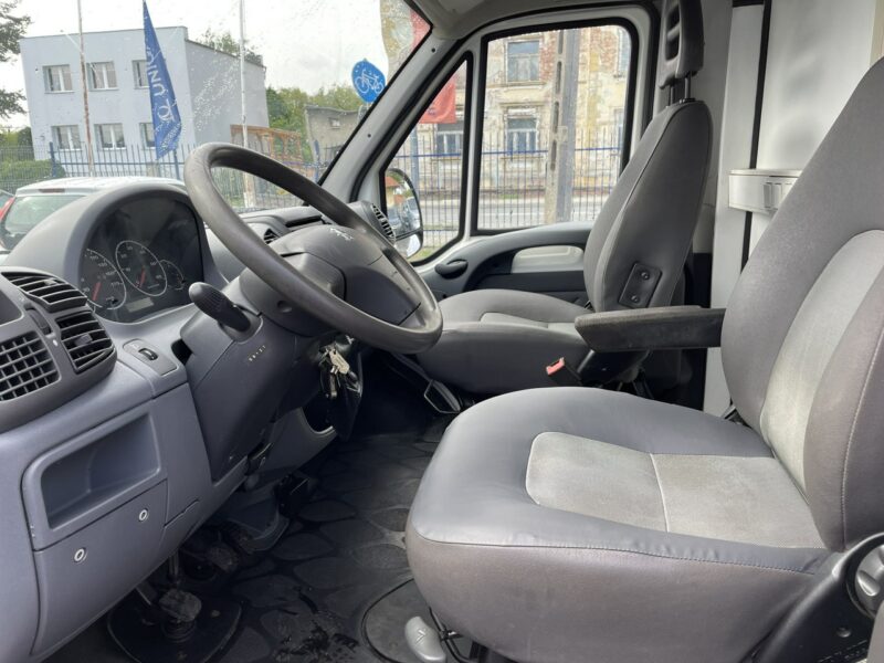 Peugeot Boxer Autosklep wędlin Gastronomiczna food truck foodtruck W-zasil DMC 3500
