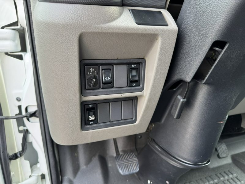 Nissan Cabstar NT400 Zwyżka Podnośnik Koszowy ISOLI PT 200 20m UDT Multitel P7