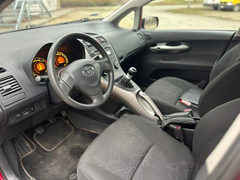 Toyota Auris I (2006-2012)