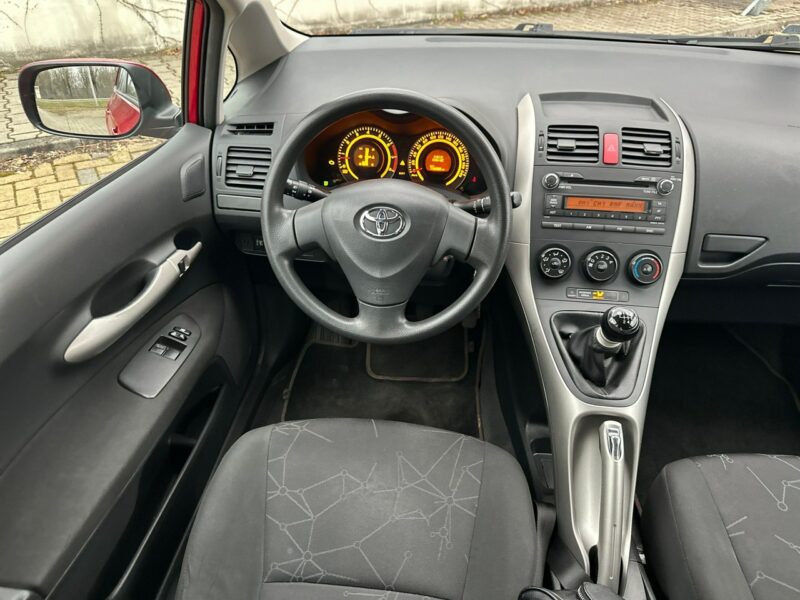 Toyota Auris I (2006-2012)