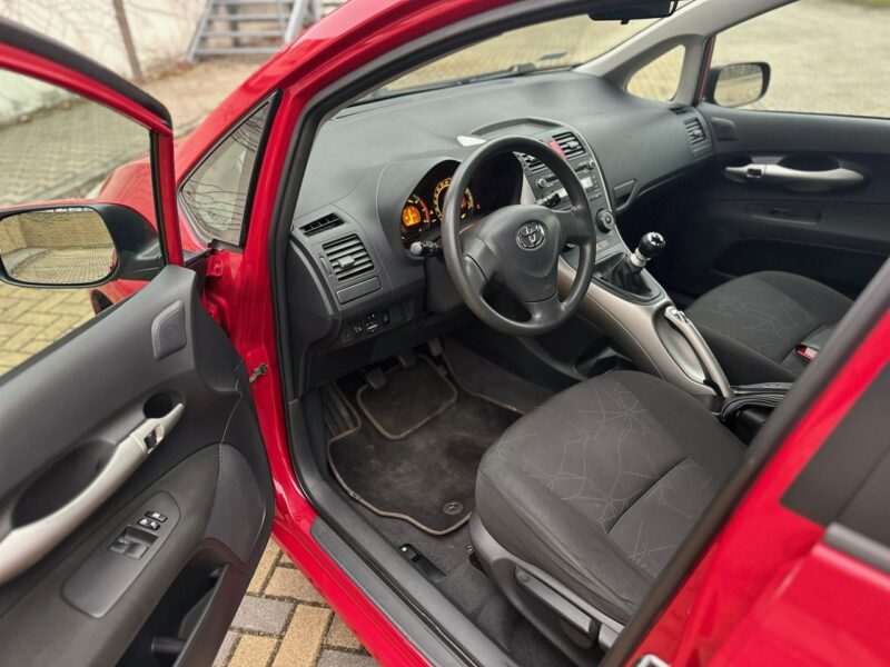 Toyota Auris I (2006-2012)