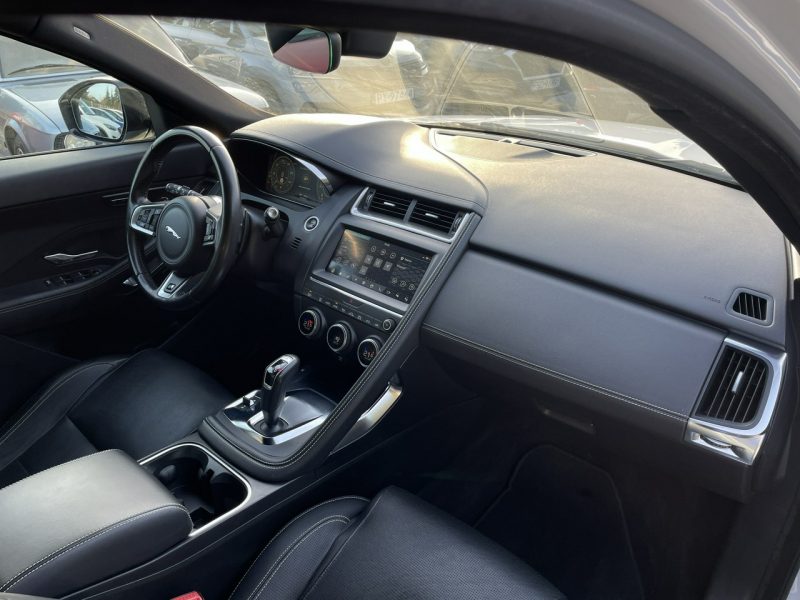 Jaguar E-Pace R-Dynamic Sport AWD Panorama Komfort FullLED VirtualCocpit Meridian I (2017 -)