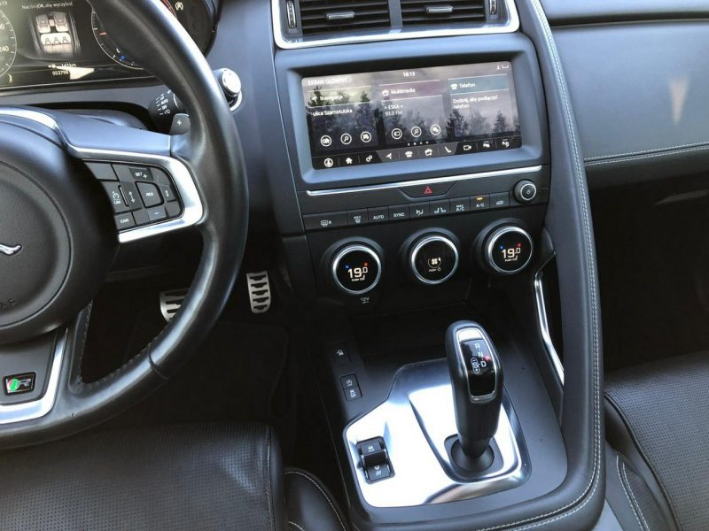 Jaguar E-Pace R-Dynamic Sport AWD Panorama Komfort FullLED VirtualCocpit Meridian I (2017 -)
