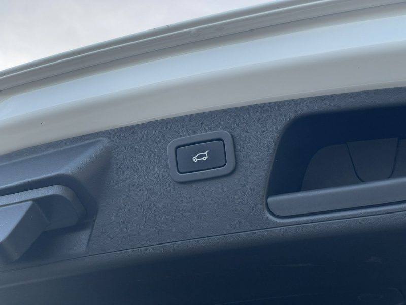 Jaguar E-Pace R-Dynamic Sport AWD Panorama Komfort FullLED VirtualCocpit Meridian I (2017 -)