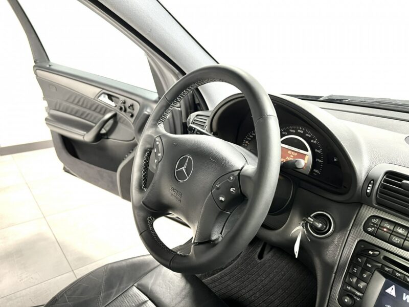 Mercedes C 32 AMG 3.2 KOMPRESSOR 354KM*BOSE Audio*Navi GPS*Skóry*Alu 17*Xenon*Z NIEMIEC W203 (2000-2007)