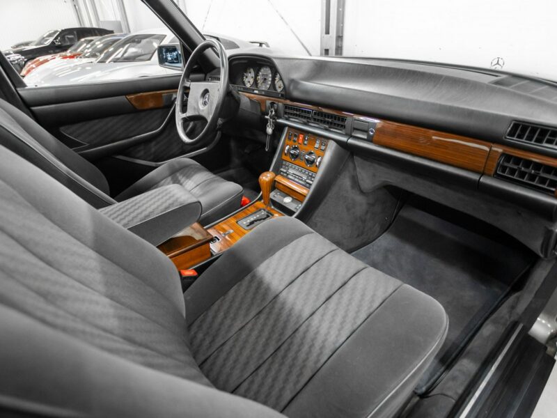 Mercedes S 280 W126. Bezwypadkowy. Klimatyzacja. Oryginał. Stan Kolekcjonerski. W126 (1980-1993)