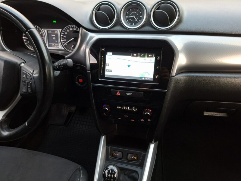 Suzuki Vitara * 1.6benzyna* 120KM* BARDZO ŁADNA* LED* podgrzewane fotele* ALU* II (2015-2019)
