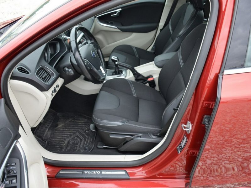 Volvo V40 Zarejestrwane 2.0D4 190KM Full LCD Led Harman/Kardon II (2012-)