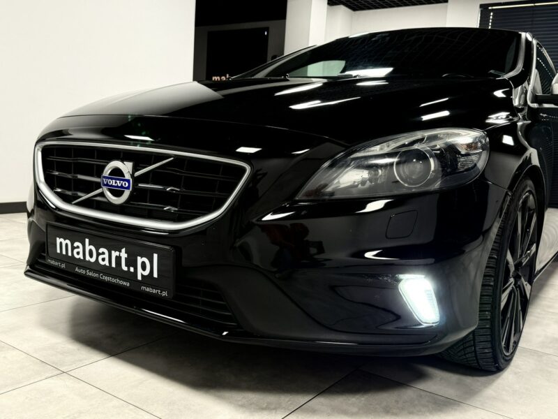 Volvo V40 2.0 Drive-E D3 150KM*R -DESIGN*Automat*Navi GPS*Sportsitze*ALU19*BLACK II (2012-)