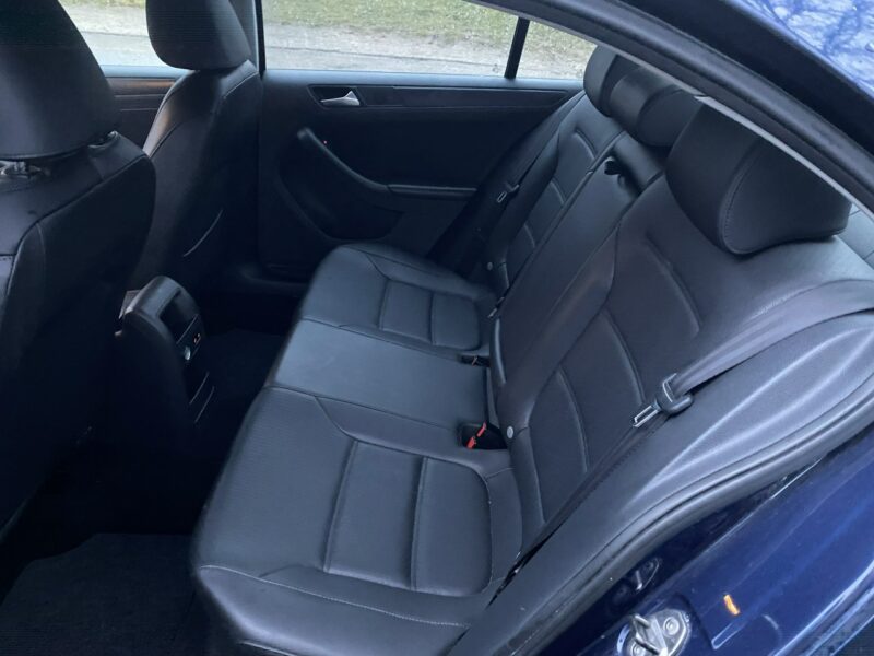 Volkswagen Jetta Benzyna, automat ,skóry, tempomat, opony wielosezonowe, Isofix A6 (2010-)