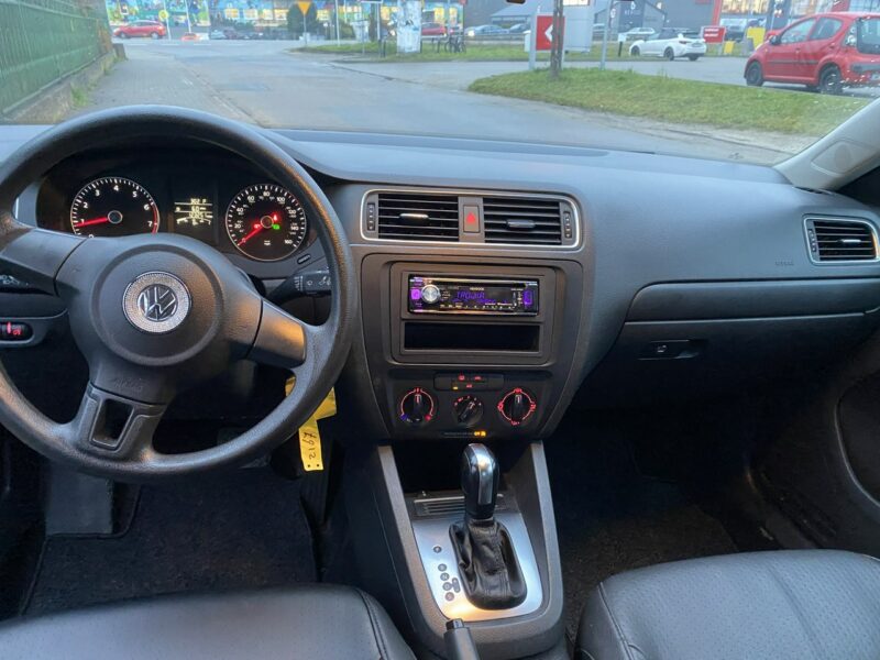 Volkswagen Jetta Benzyna, automat ,skóry, tempomat, opony wielosezonowe, Isofix A6 (2010-)