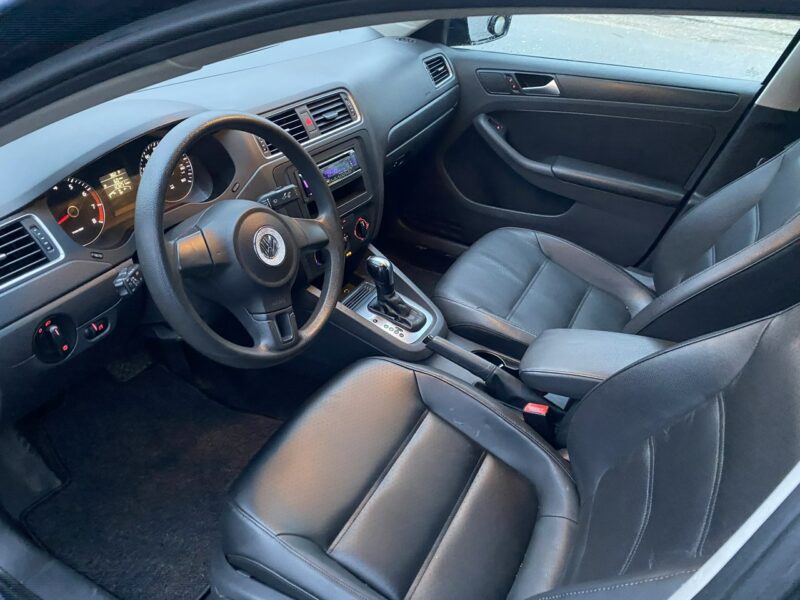 Volkswagen Jetta Benzyna, automat ,skóry, tempomat, opony wielosezonowe, Isofix A6 (2010-)