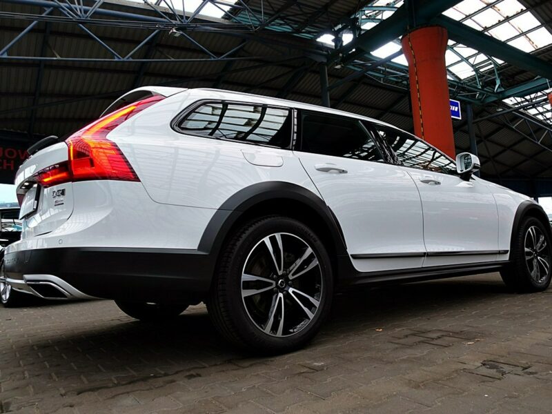 Volvo V90 Cross Country HARMAN/kardon MASAŻE 3Lata GWAR I-wł Kraj Bezwypad D5 235KM 4x4 FV23%