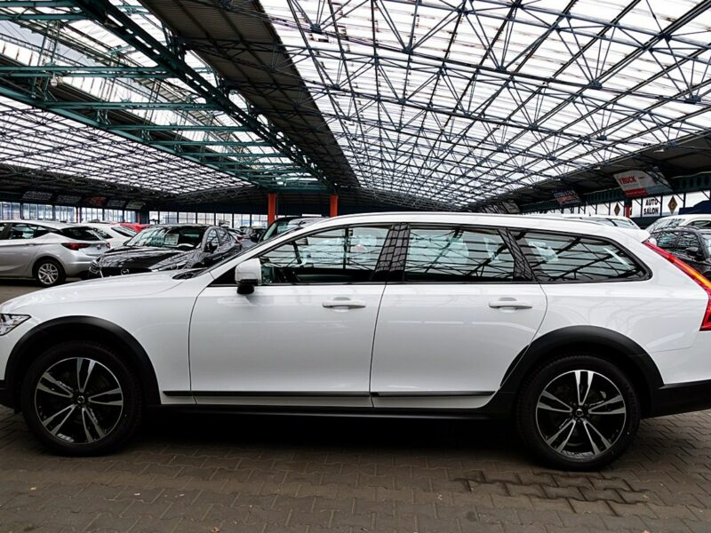 Volvo V90 Cross Country HARMAN/kardon MASAŻE 3Lata GWAR I-wł Kraj Bezwypad D5 235KM 4x4 FV23%