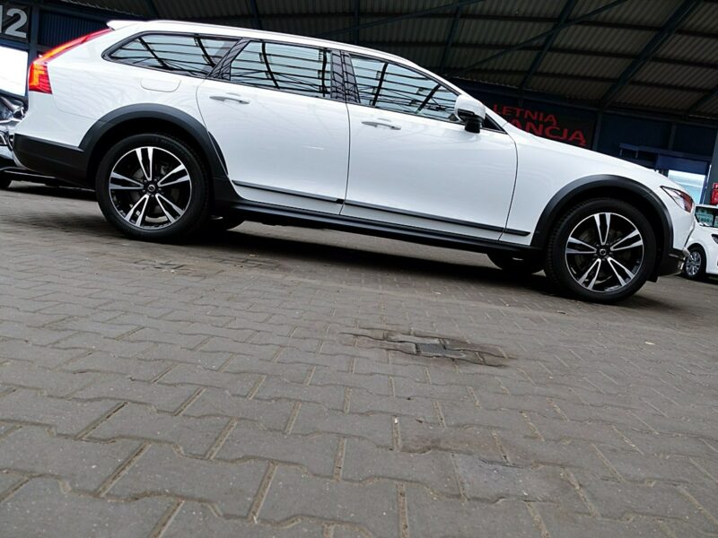 Volvo V90 Cross Country HARMAN/kardon MASAŻE 3Lata GWAR I-wł Kraj Bezwypad D5 235KM 4x4 FV23%