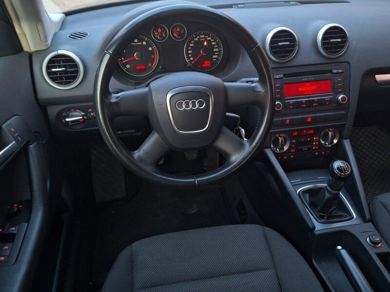 Audi A3 * 1.6MPi* BDB STAN* KLiMAtronik* podgrzew. fotele* LiFTiNG 8P (2003-2012)