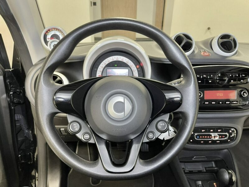 Smart Fortwo EQ 60kW*Lift*Automat*Tempomat*Bluetooth*Klima*ALU*Elektryk*F-VAT 23% III (2014-)