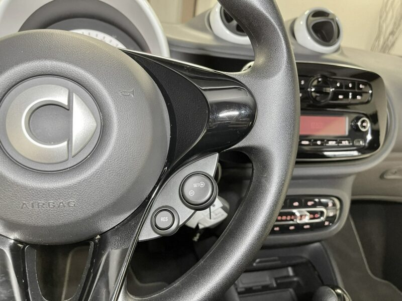 Smart Fortwo EQ 60kW*Lift*Automat*Tempomat*Bluetooth*Klima*ALU*Elektryk*F-VAT 23% III (2014-)
