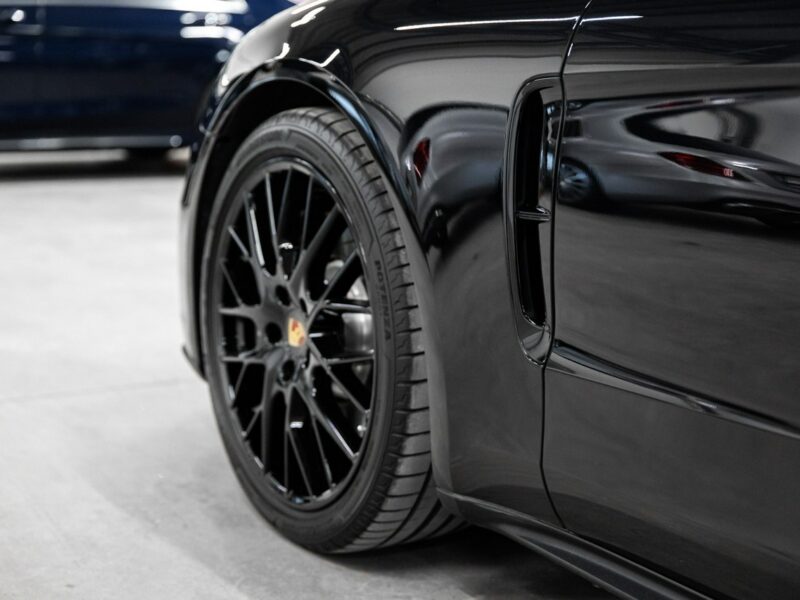 Porsche Panamera 4 Sport Turismo. Sport Chrono. Burmester High End. Panorama. FV23%.