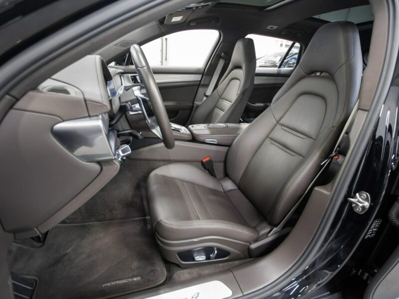 Porsche Panamera 4 Sport Turismo. Sport Chrono. Burmester High End. Panorama. FV23%.