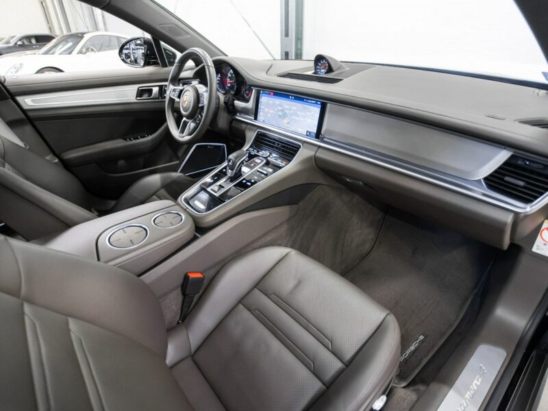 Porsche Panamera 4 Sport Turismo. Sport Chrono. Burmester High End. Panorama. FV23%.