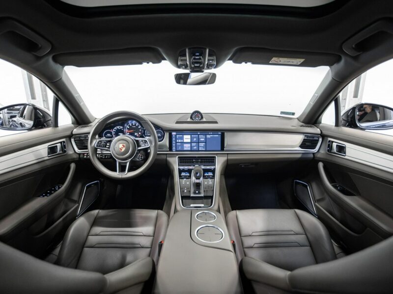 Porsche Panamera 4 Sport Turismo. Sport Chrono. Burmester High End. Panorama. FV23%.